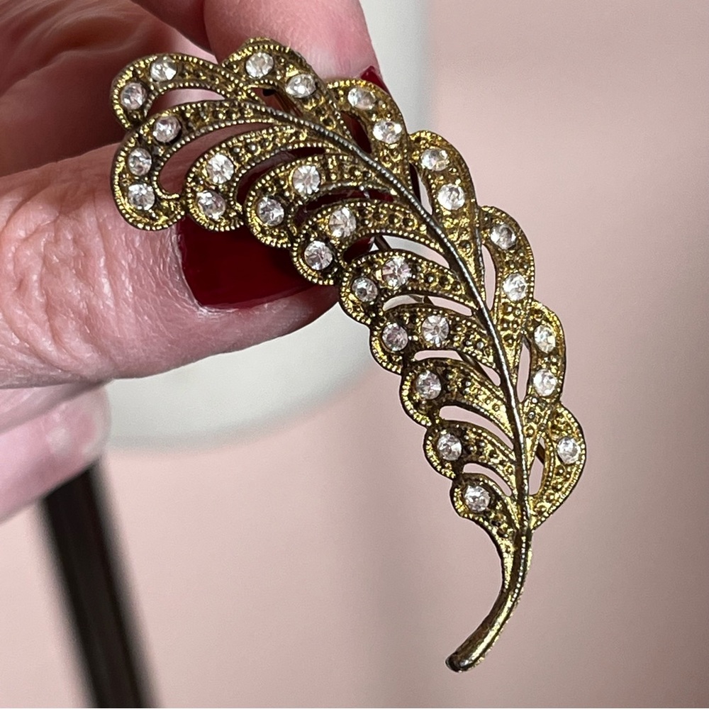 Vintage gold Foil Backed Crystal Feather victorian Brooch